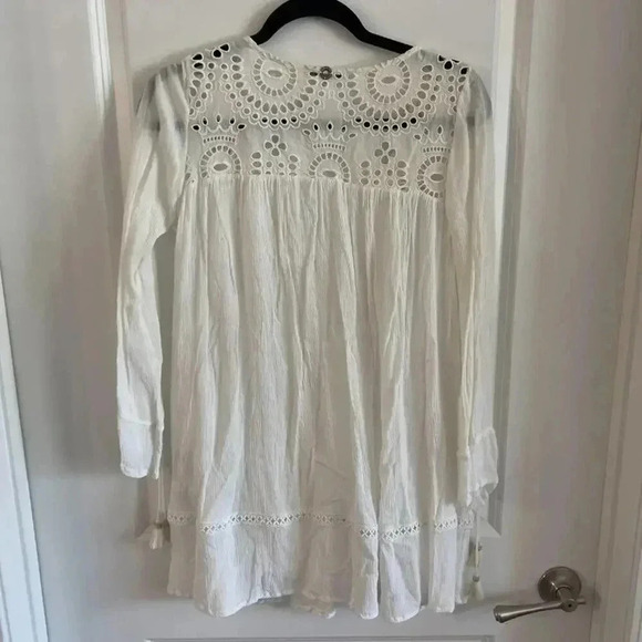 765 OndaDeMar White Eyelet Tunic Blouse Size Medium - Picture 6 of 7